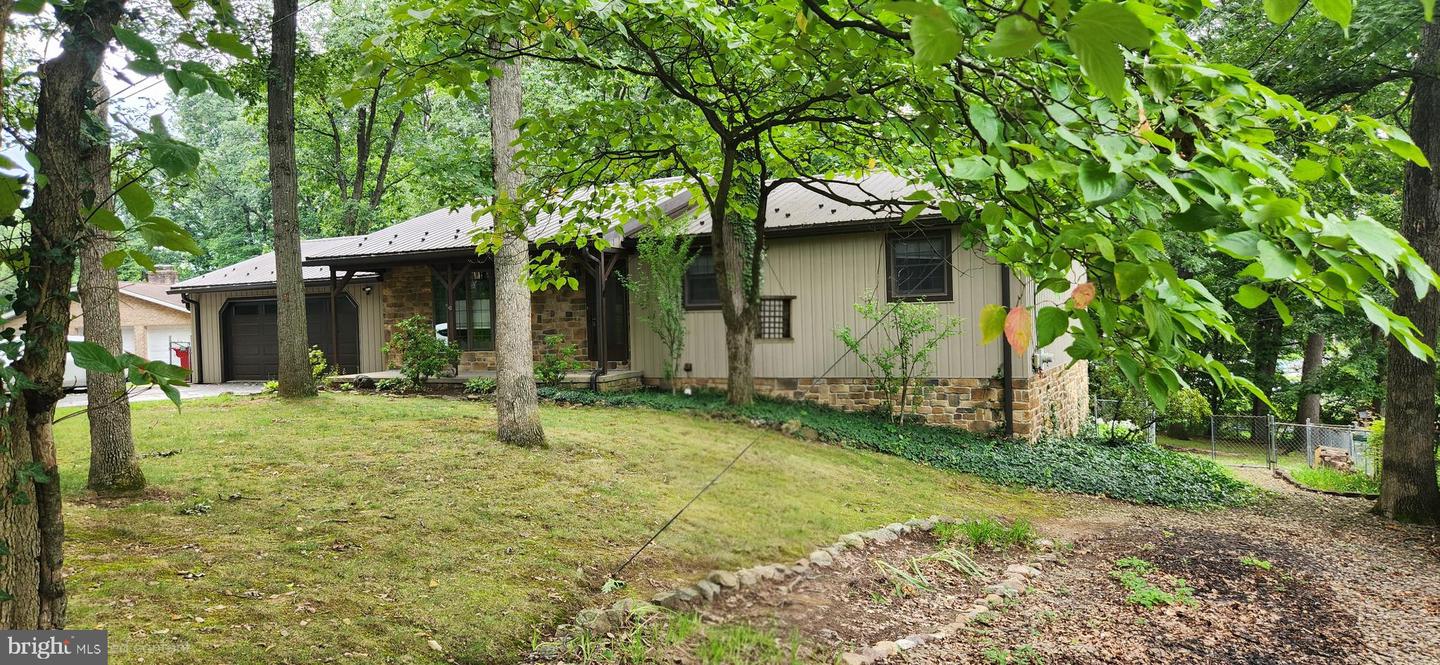 525 Forest Road Property Photo 1