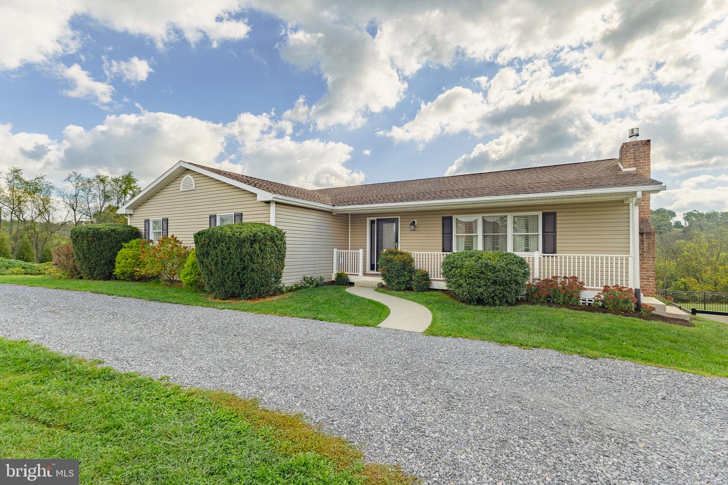 3691 W Weaver Road Property Photo 1
