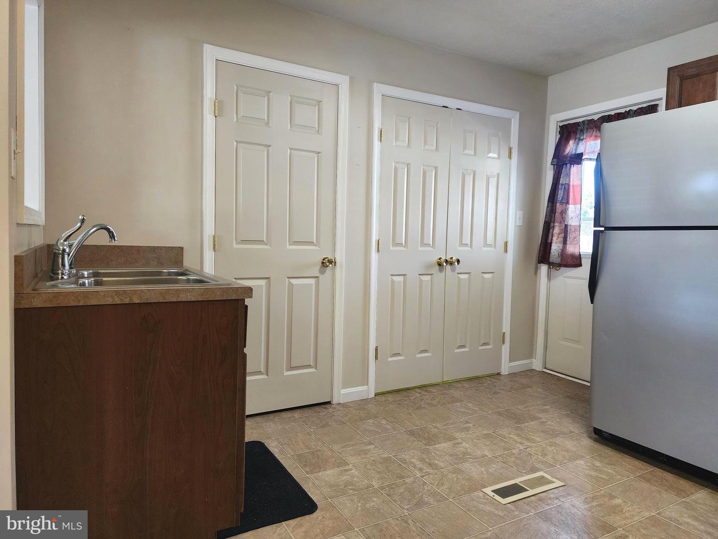 739 Stouffer Avenue Property Photo 7