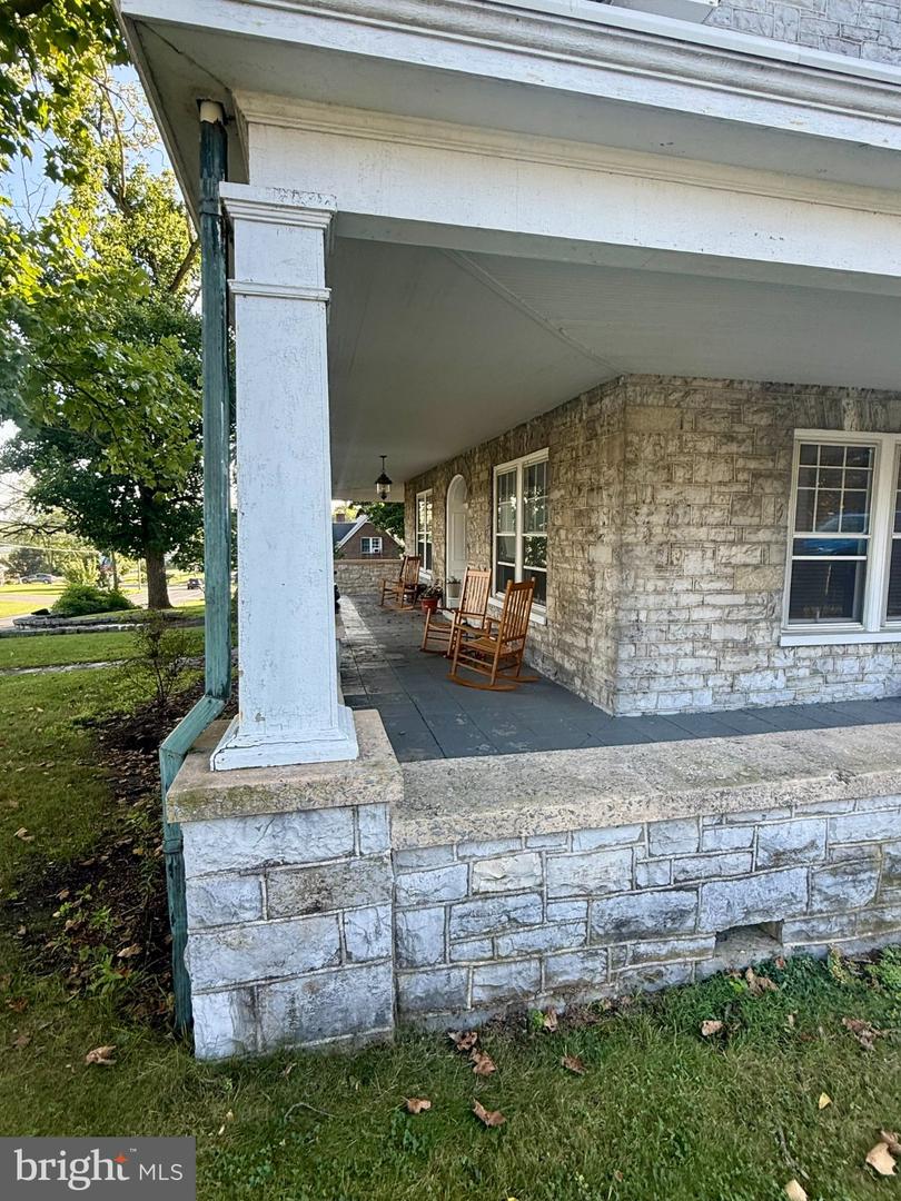 135 Loudon Rd Property Photo 7