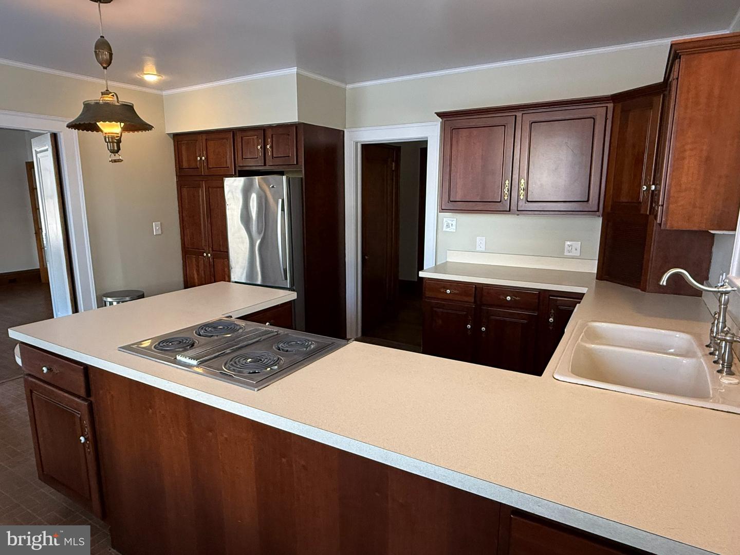 135 Loudon Rd Property Photo 16