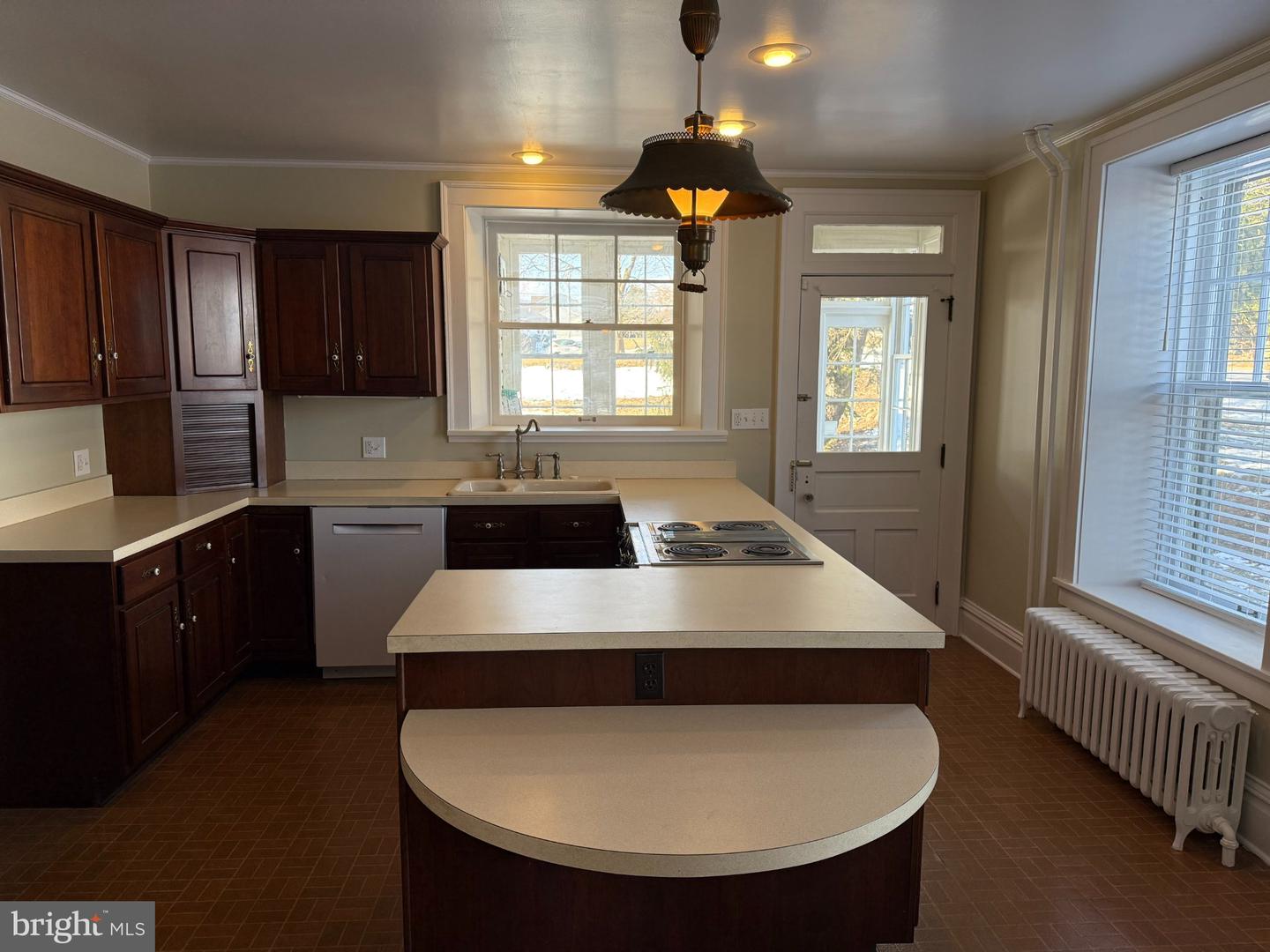 135 Loudon Rd Property Photo 18