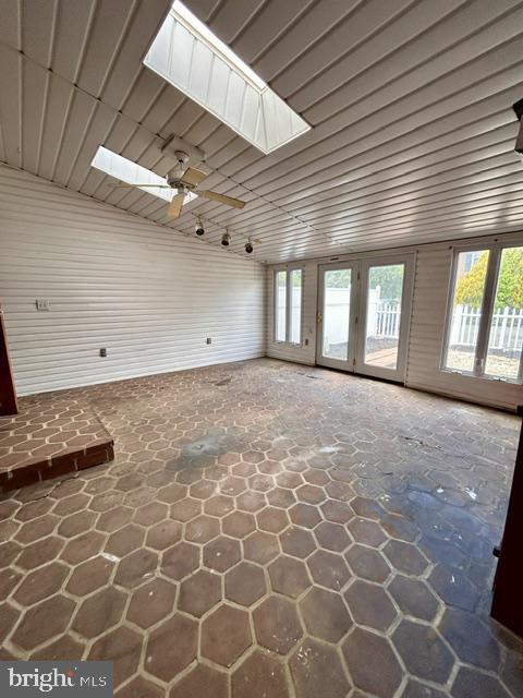 1007 Byers Ave Property Photo 17