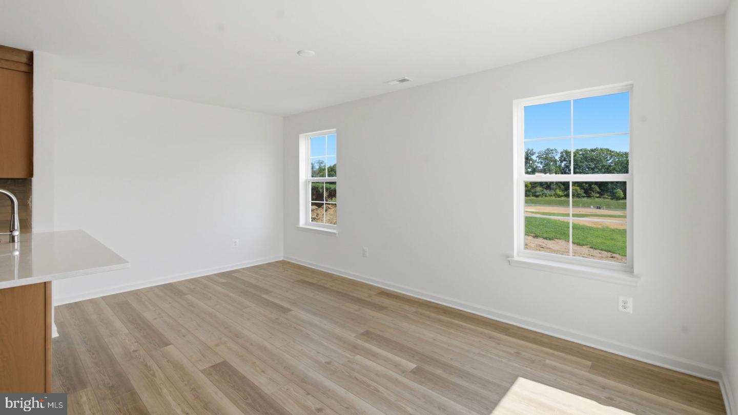 2376 Wind River Dr Property Photo 3