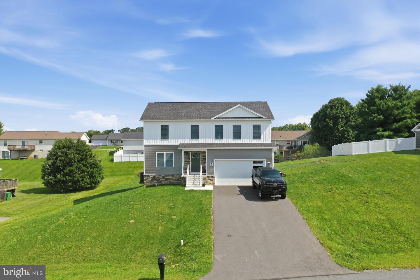 12192 Redhawk Dr Property Photo 4