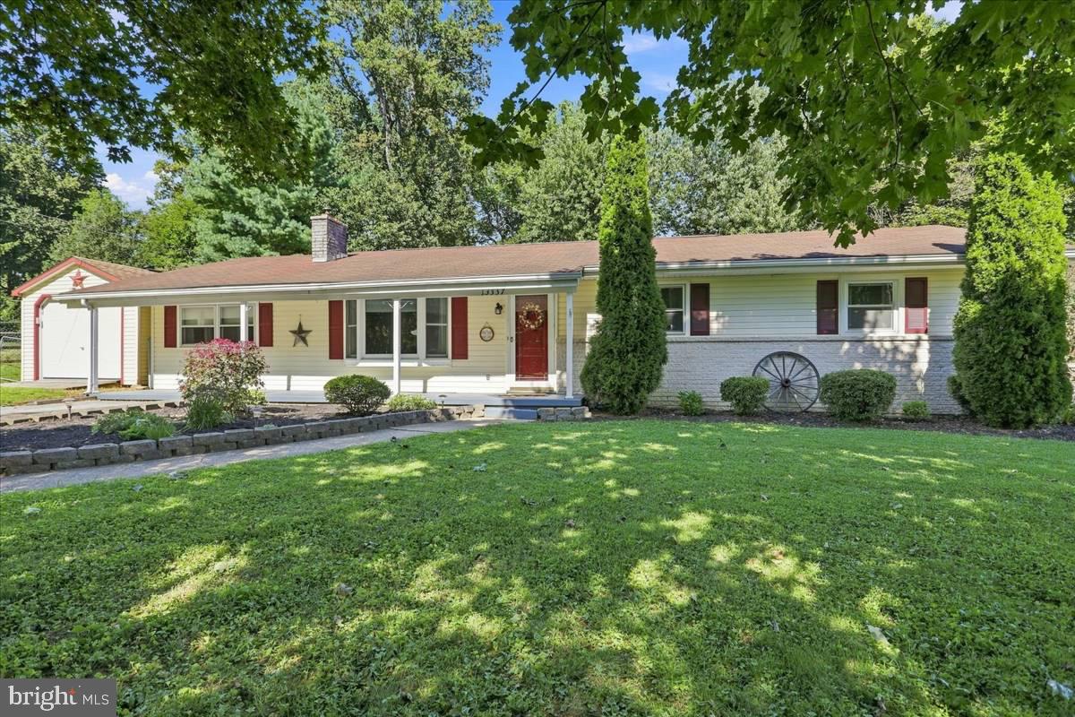 13337 North Ave Property Photo 1