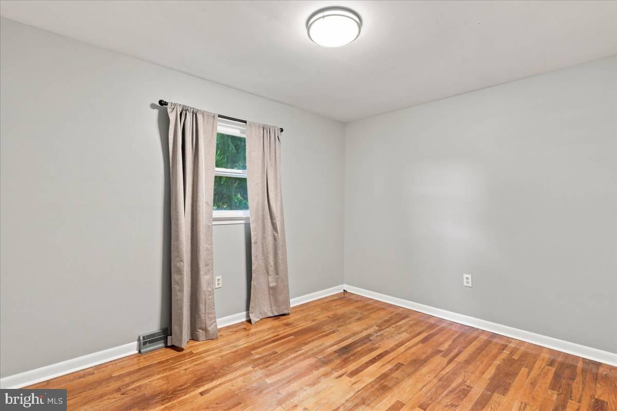 13337 North Ave Property Photo 15