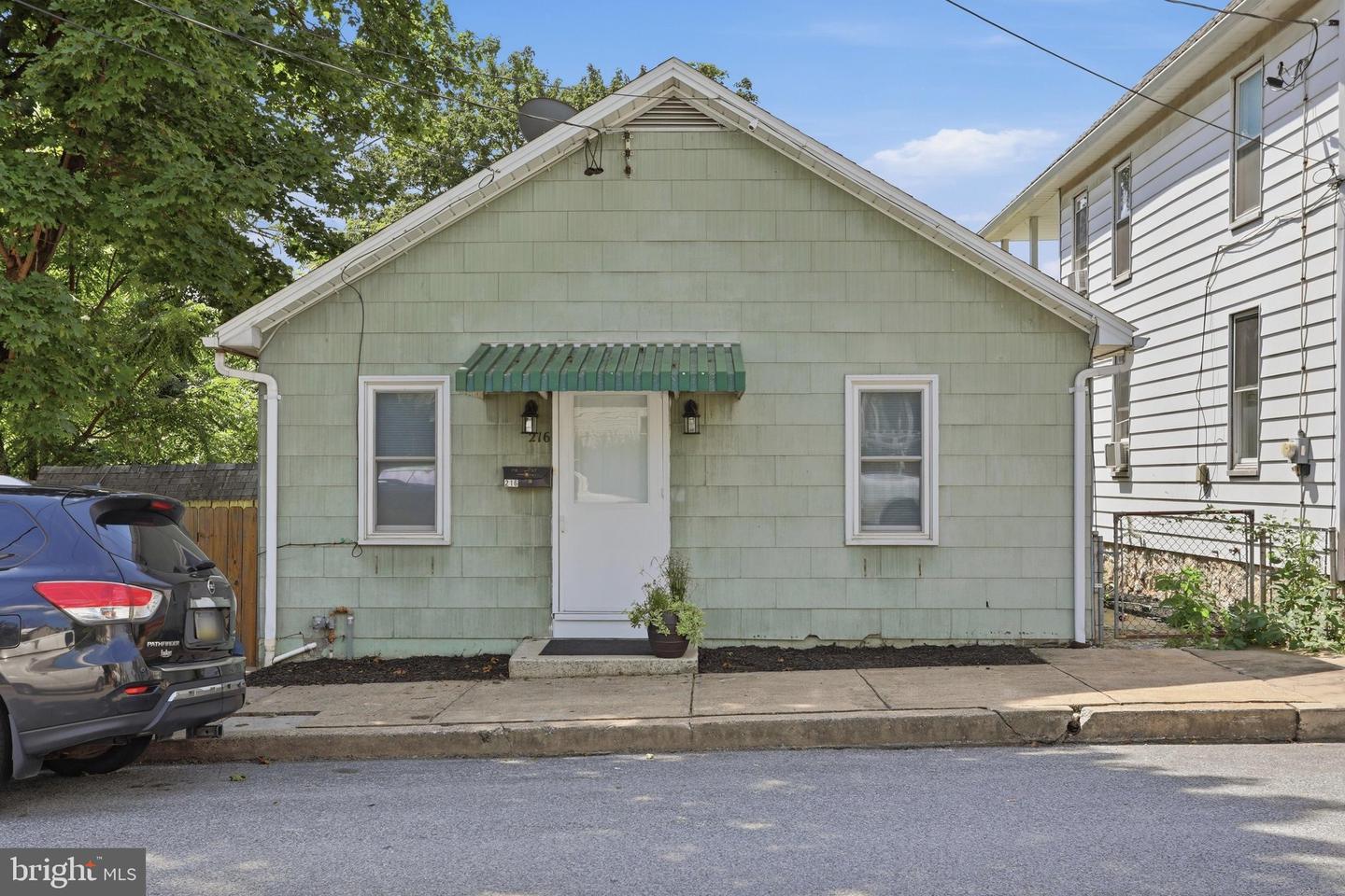 216 High St Property Photo 4
