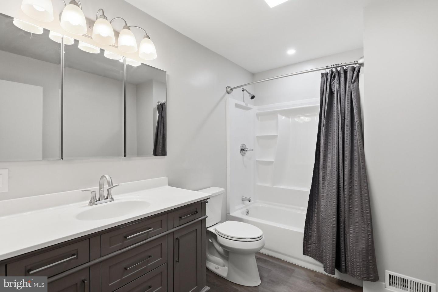216 High St Property Photo 12
