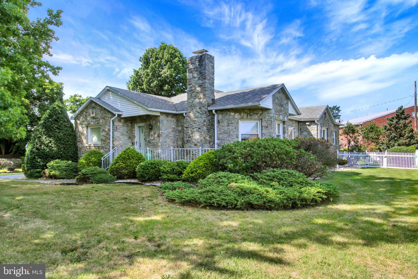 15055 BUCHANAN TRL E