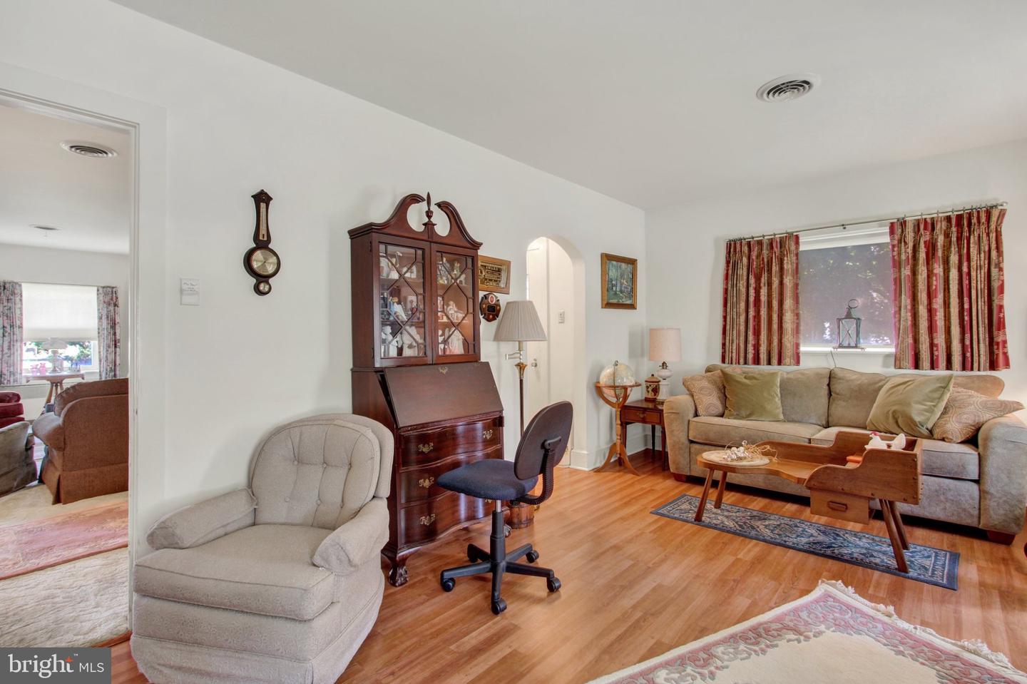 15055 Buchanan Trl E Property Photo 9