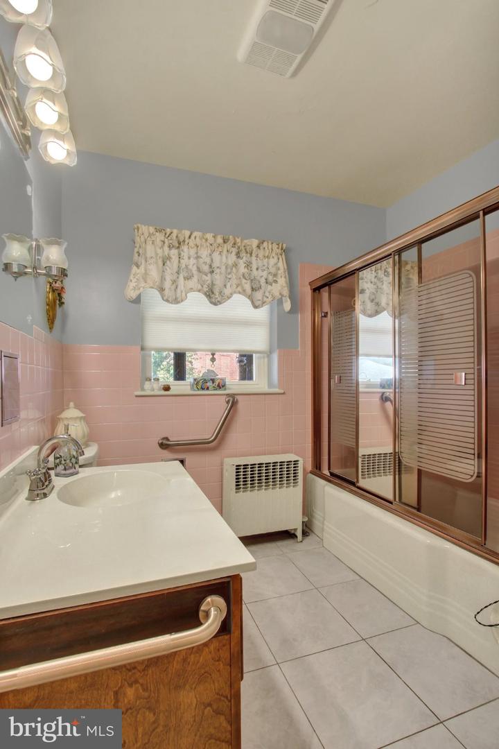 15055 Buchanan Trl E Property Photo 24