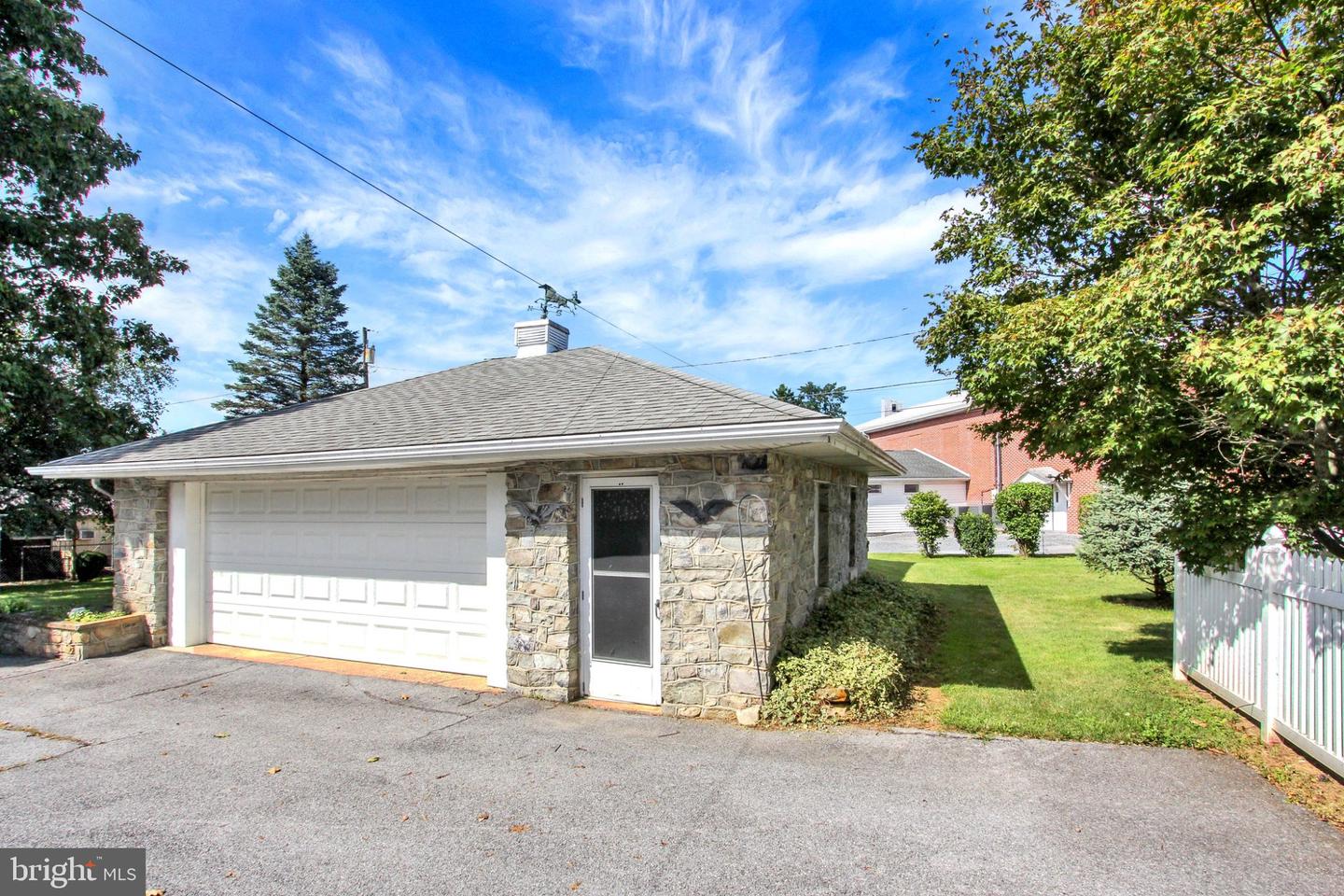 15055 Buchanan Trl E Property Photo 31