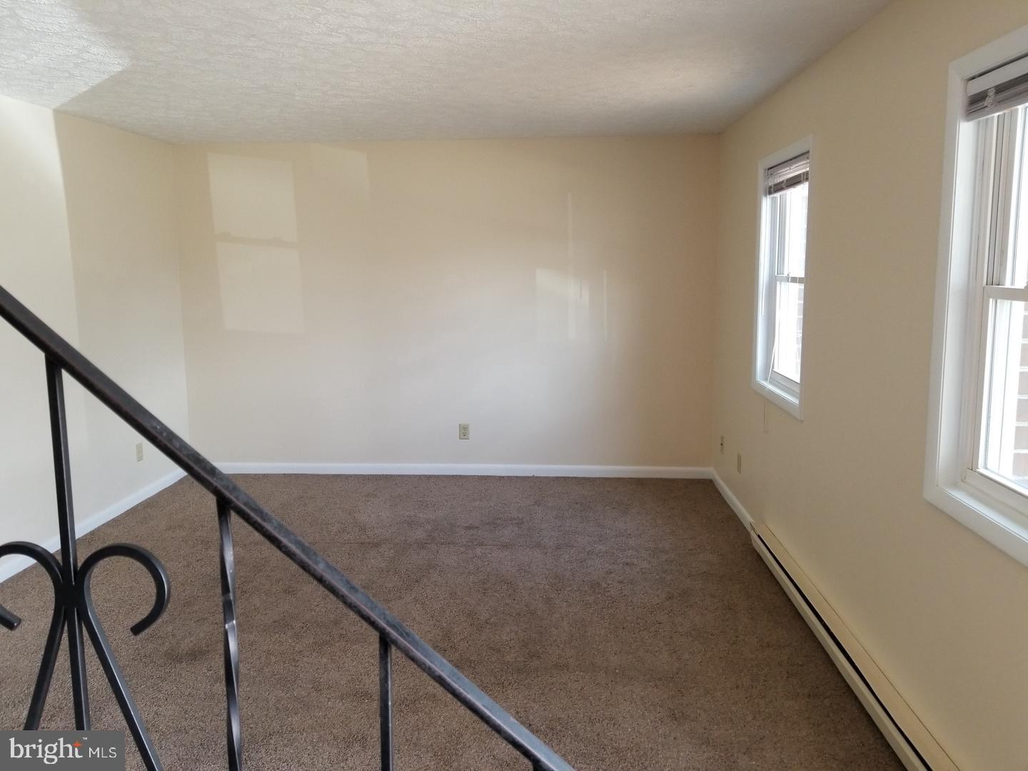 695 CENTER DR Property Photo 1