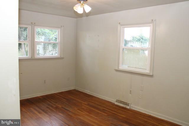 333 W 2nd St Property Photo 6