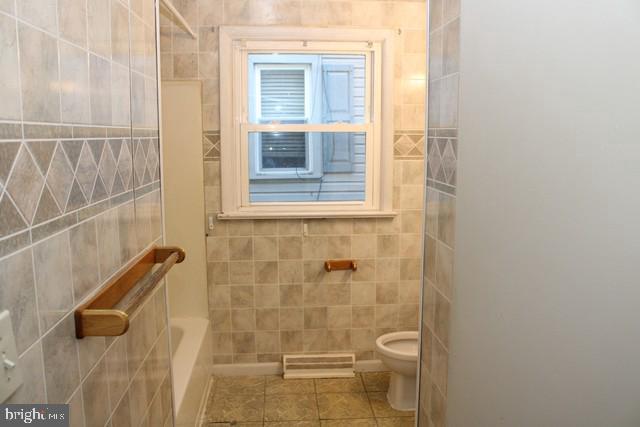 333 W 2nd St Property Photo 8