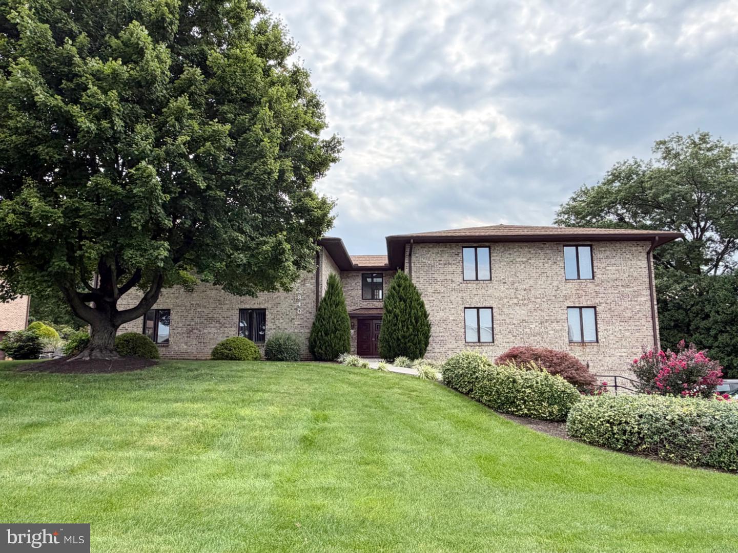 5840 Fairway Dr W #1 Property Photo 1