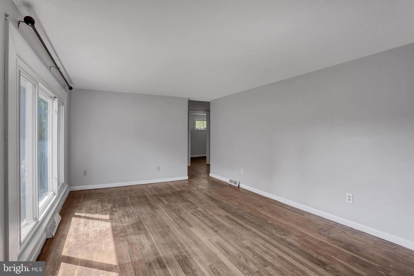 407 N Morris St Property Photo 17