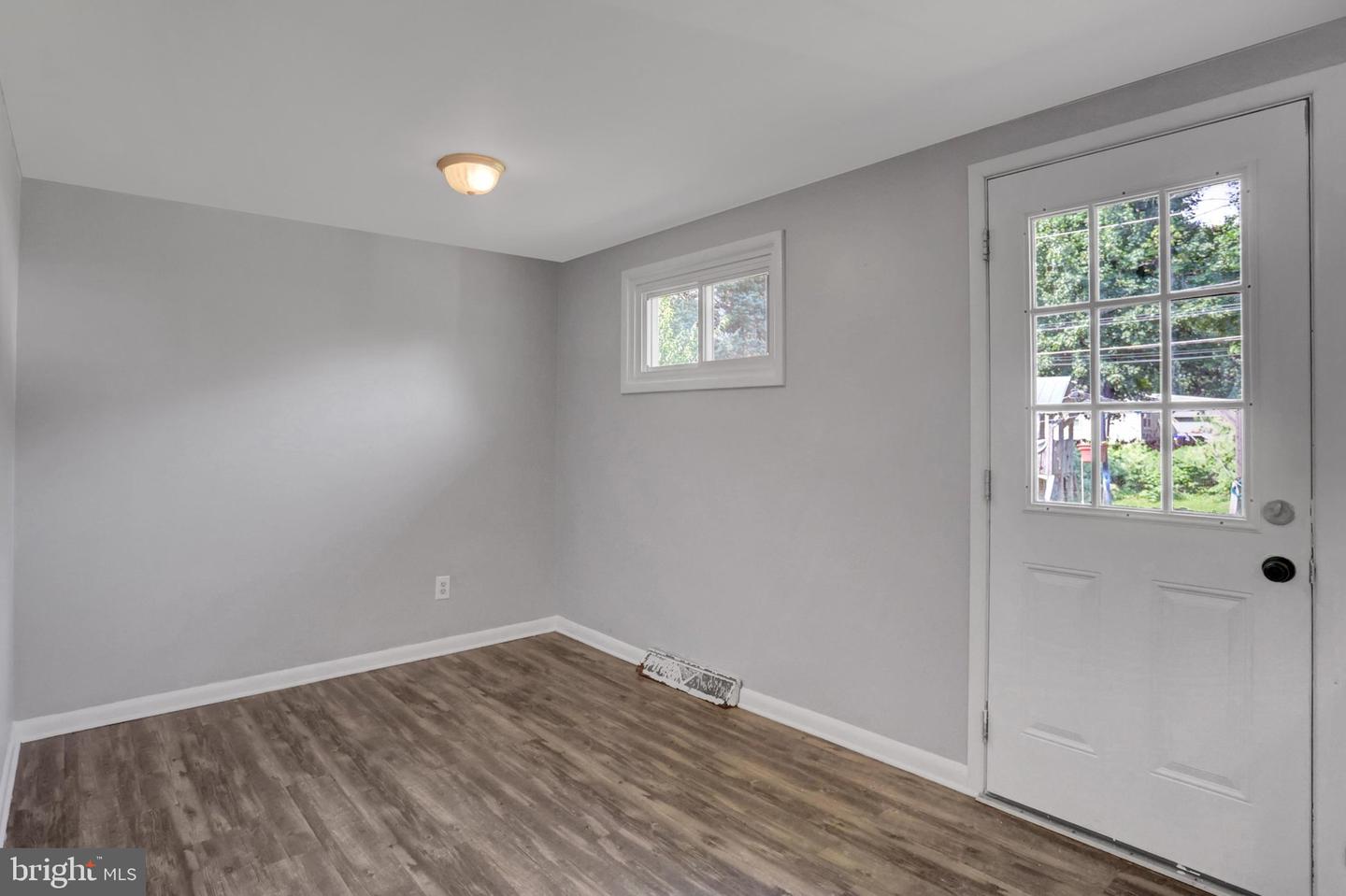 407 N Morris St Property Photo 25