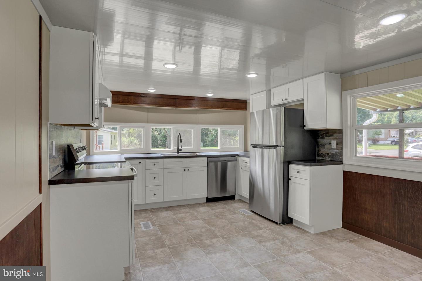 6069 Nugget Way Property Photo 6