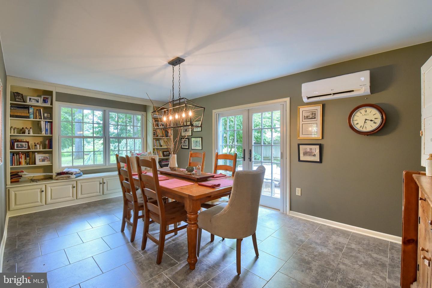 9554 Forest Ridge Rd Property Photo 11