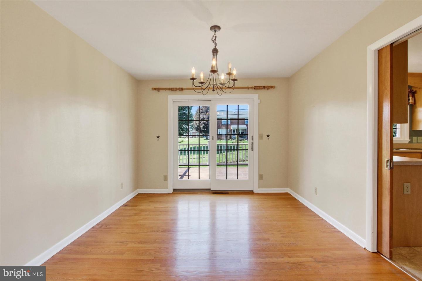 9130 Meadowbrook Dr Property Photo 8
