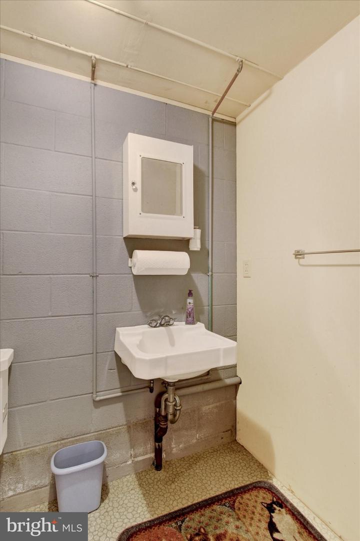 9130 Meadowbrook Dr Property Photo 28