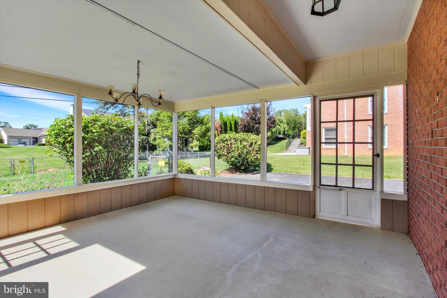 9130 Meadowbrook Dr Property Photo 31