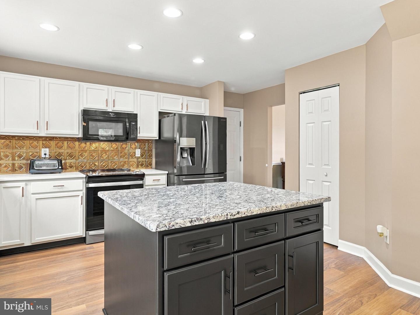 11491 Mystic Rock Ln N Property Photo 16
