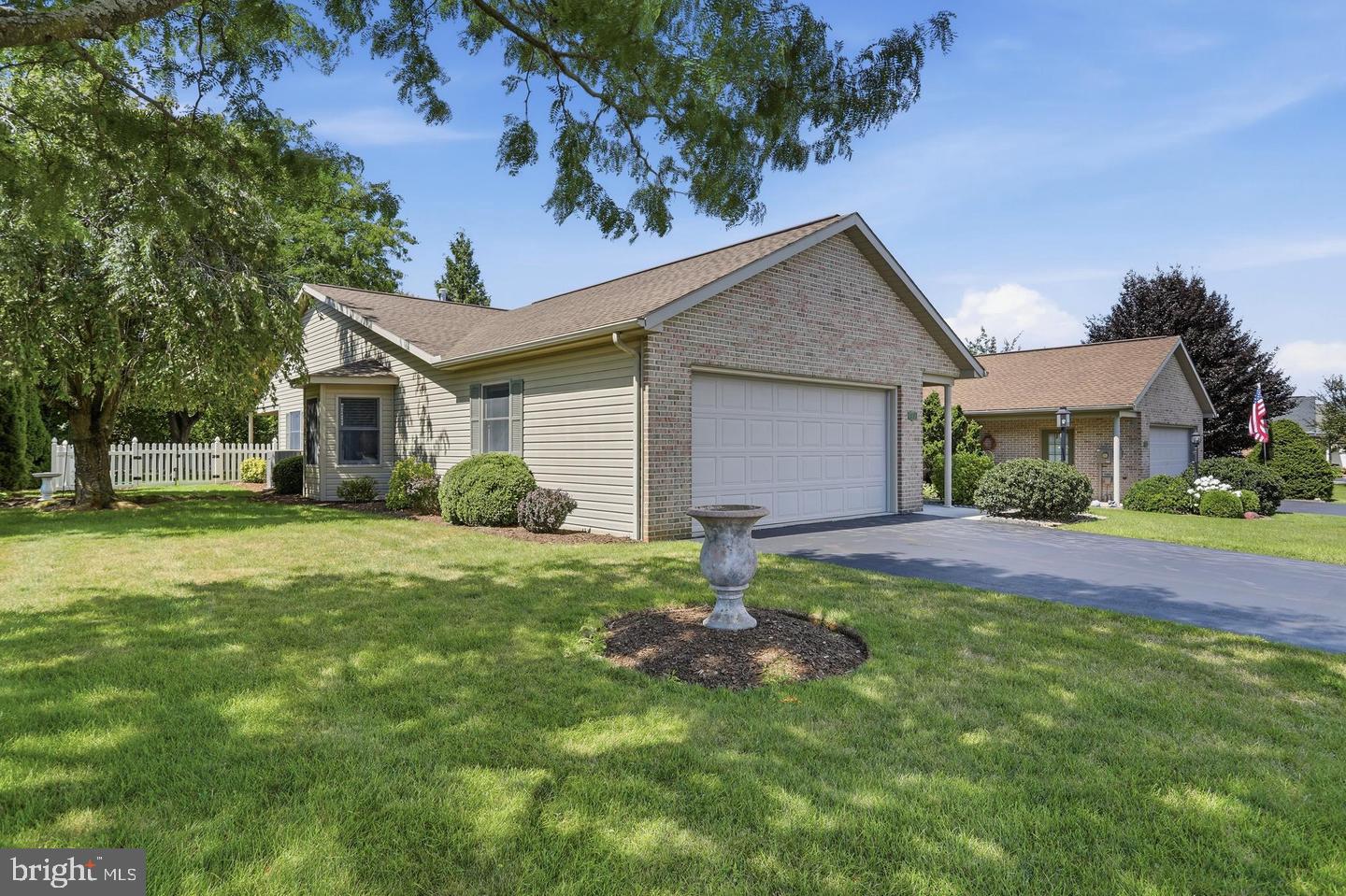 312 Woodvale Drive Property Photo 3