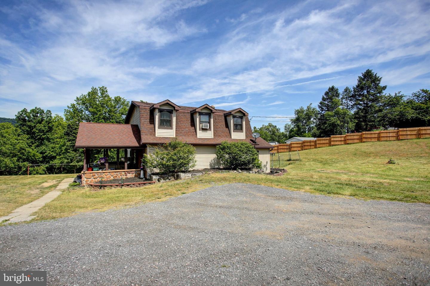 11489 Fort Loudon Rd Property Photo 1