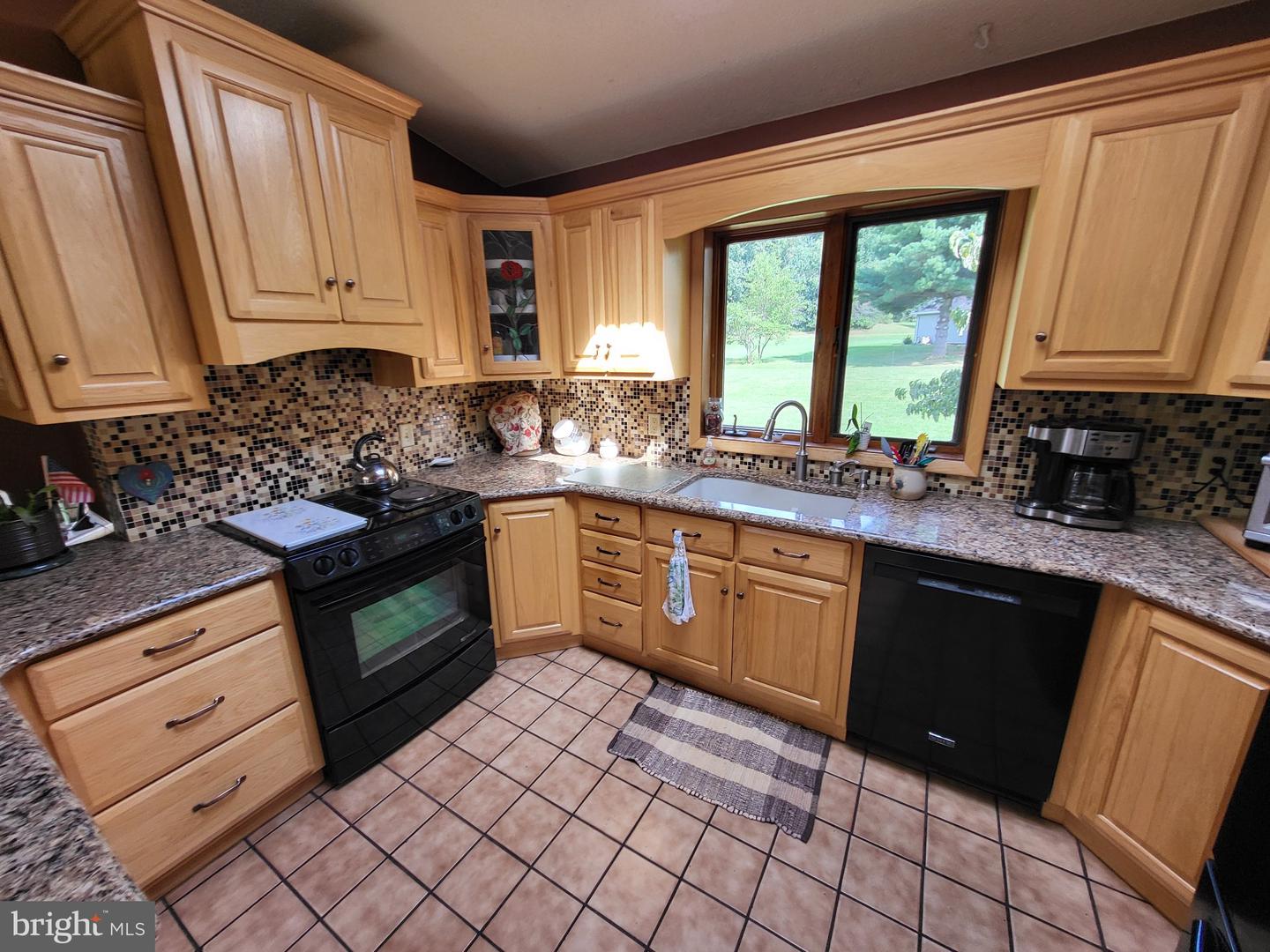 1570 Marilyn Ct Property Photo 6