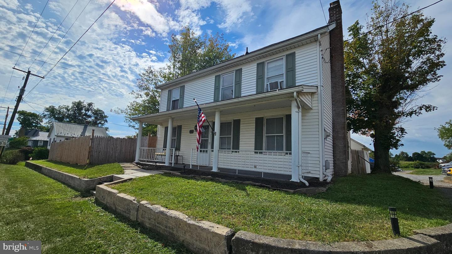 446 Buchanan Trl W Property Photo 2