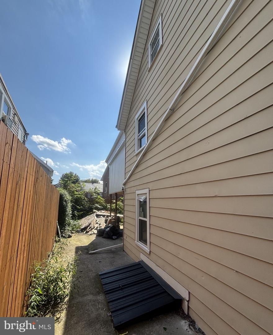 480 Lincoln Way E Property Photo 4