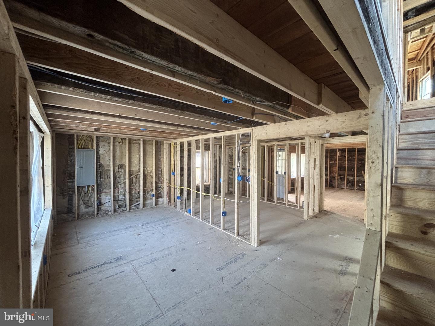 480 Lincoln Way E Property Photo 7