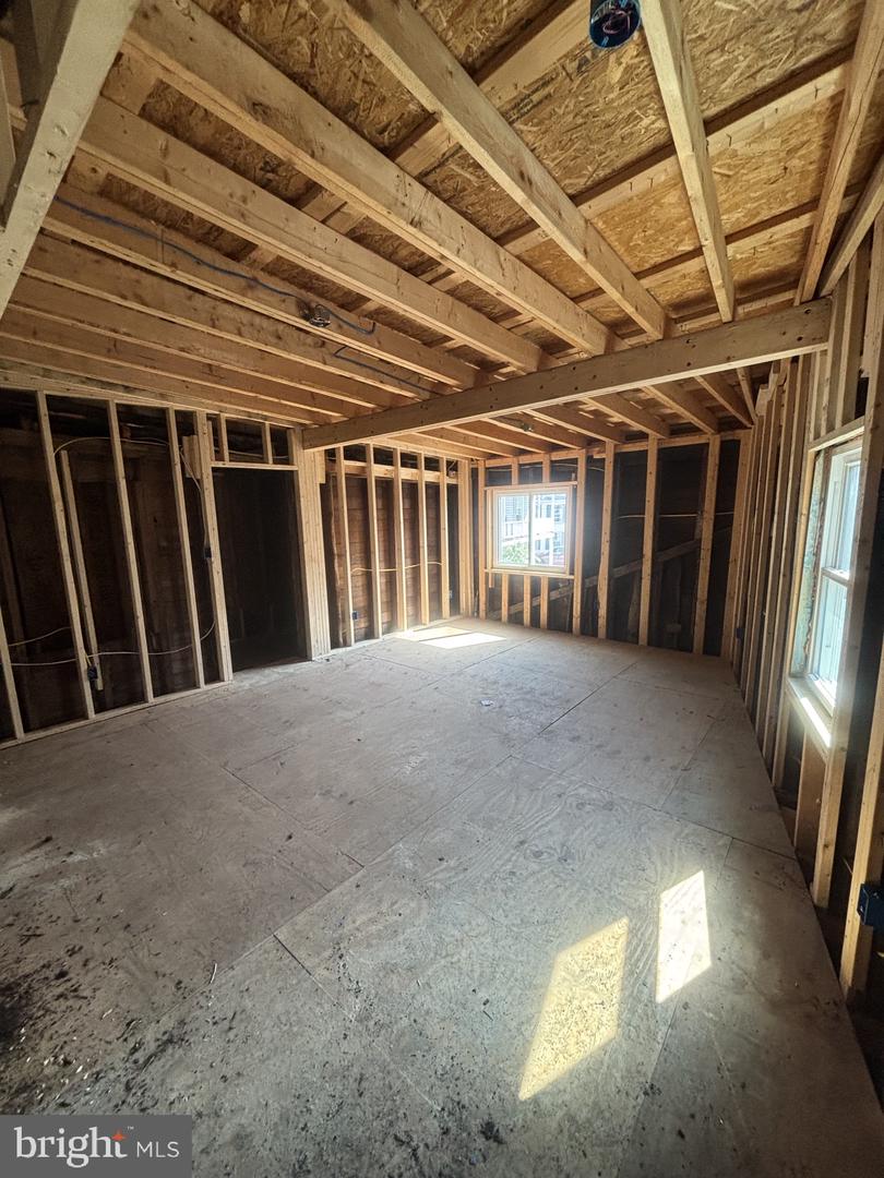 480 Lincoln Way E Property Photo 9