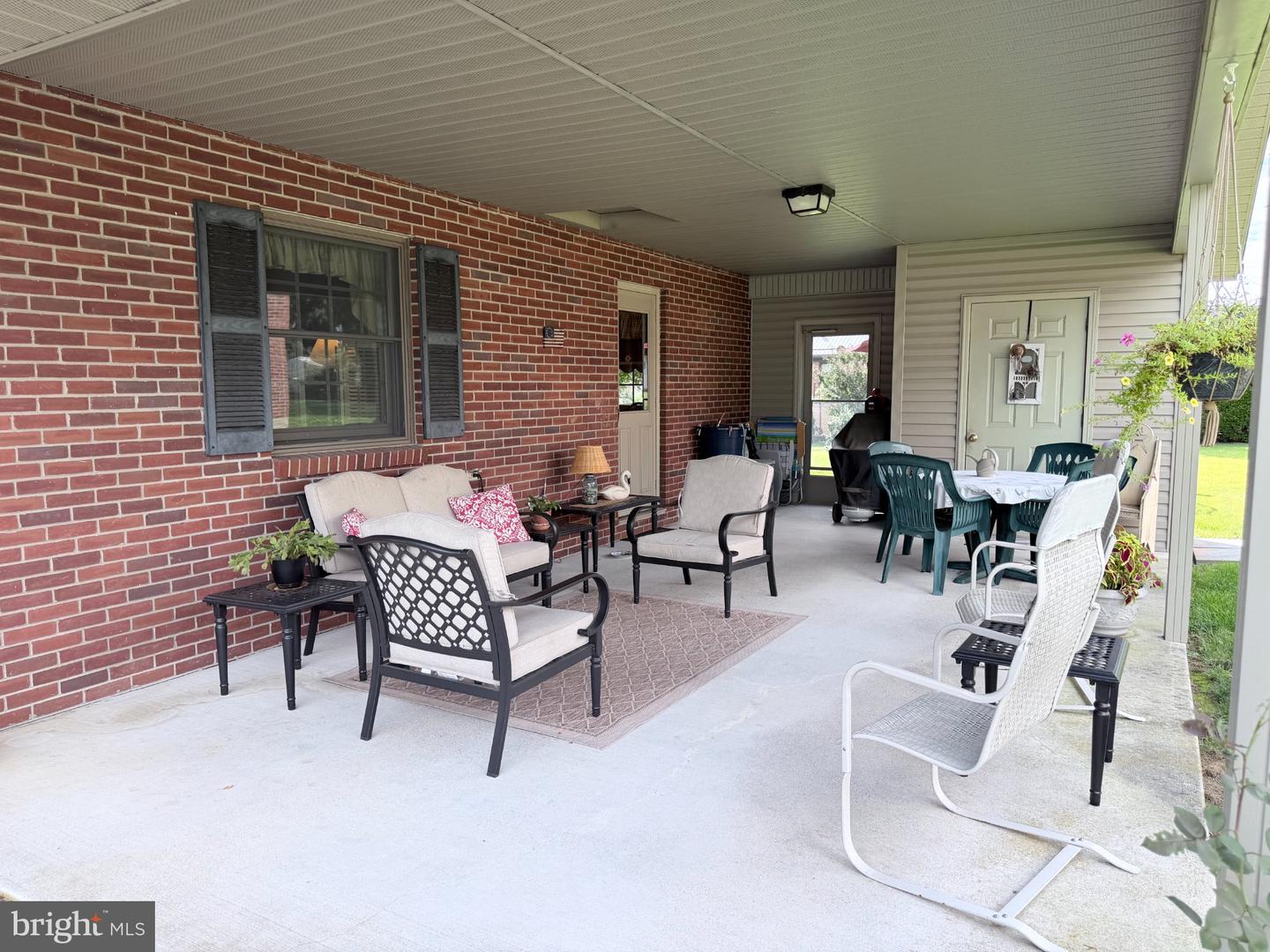213 Joyce Dr Property Photo 4