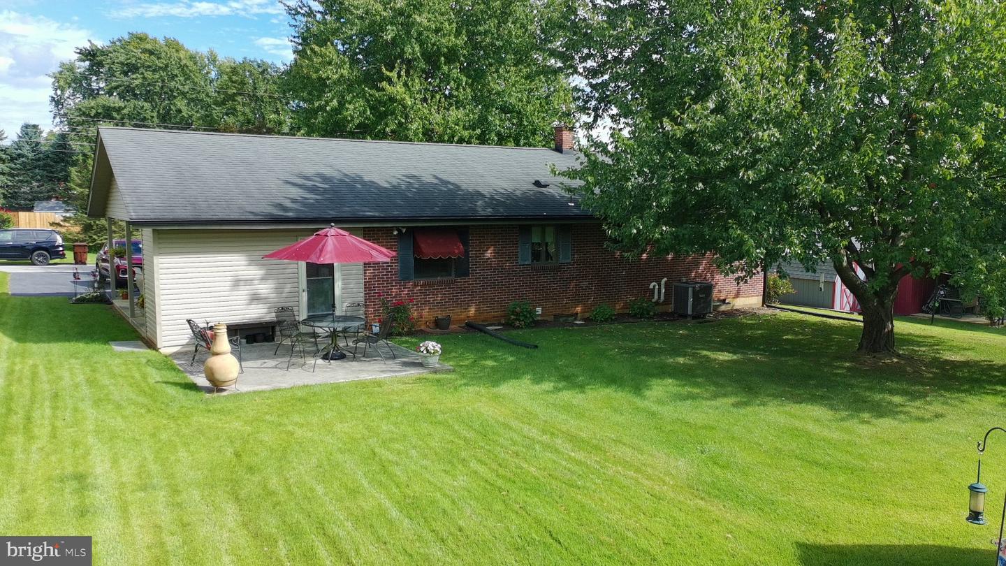 213 Joyce Dr Property Photo 5