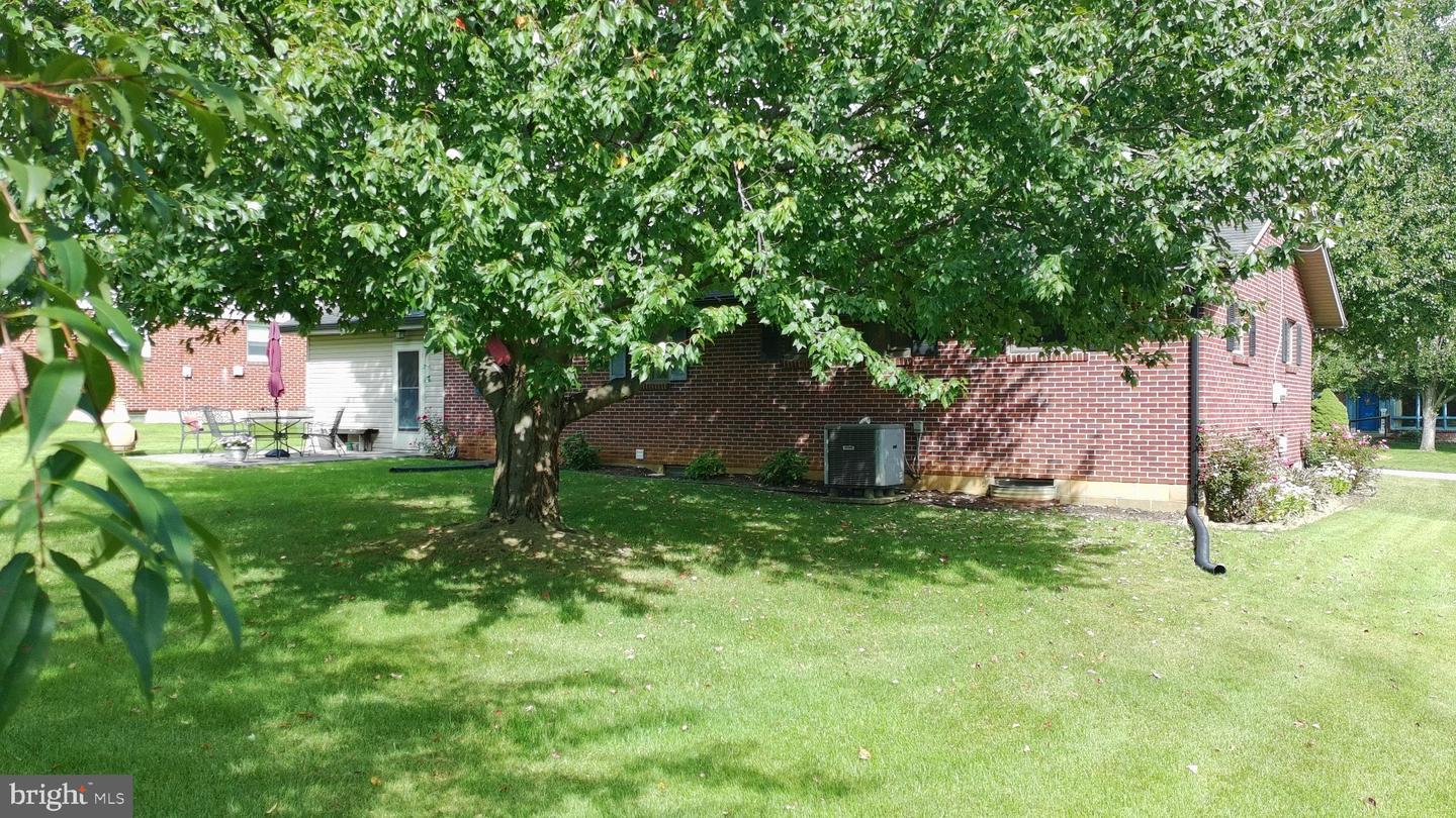 213 Joyce Dr Property Photo 8