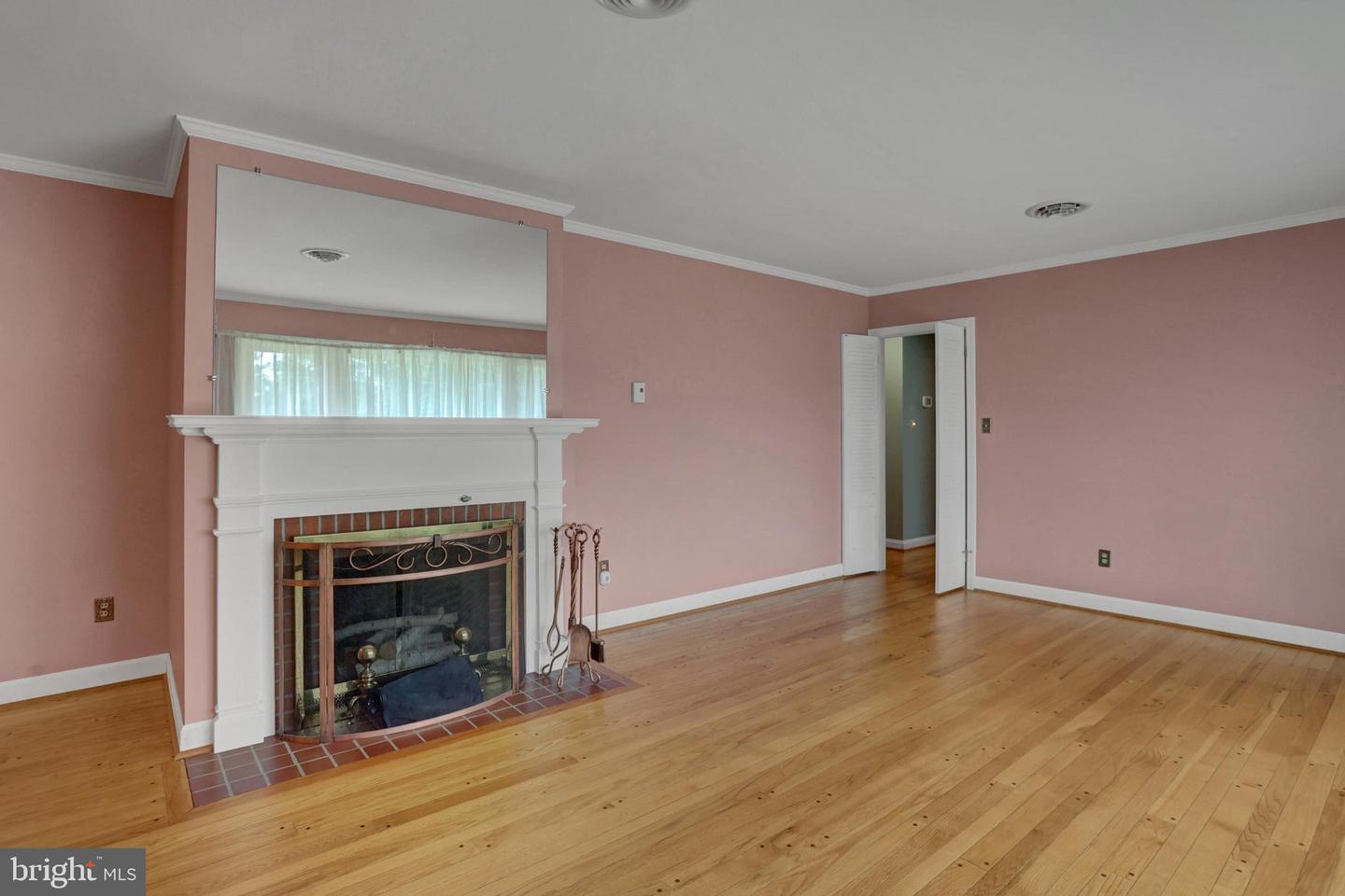 13409 Old Mill Rd Property Photo 8