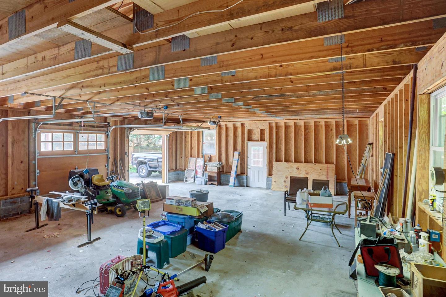 13409 Old Mill Rd Property Photo 52