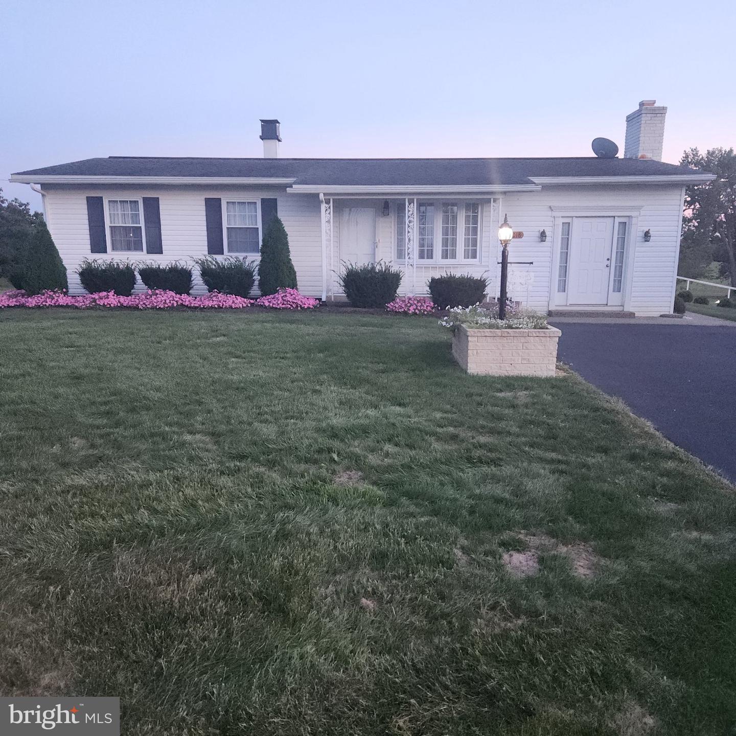 7018 Kuhn Rd Property Photo 2
