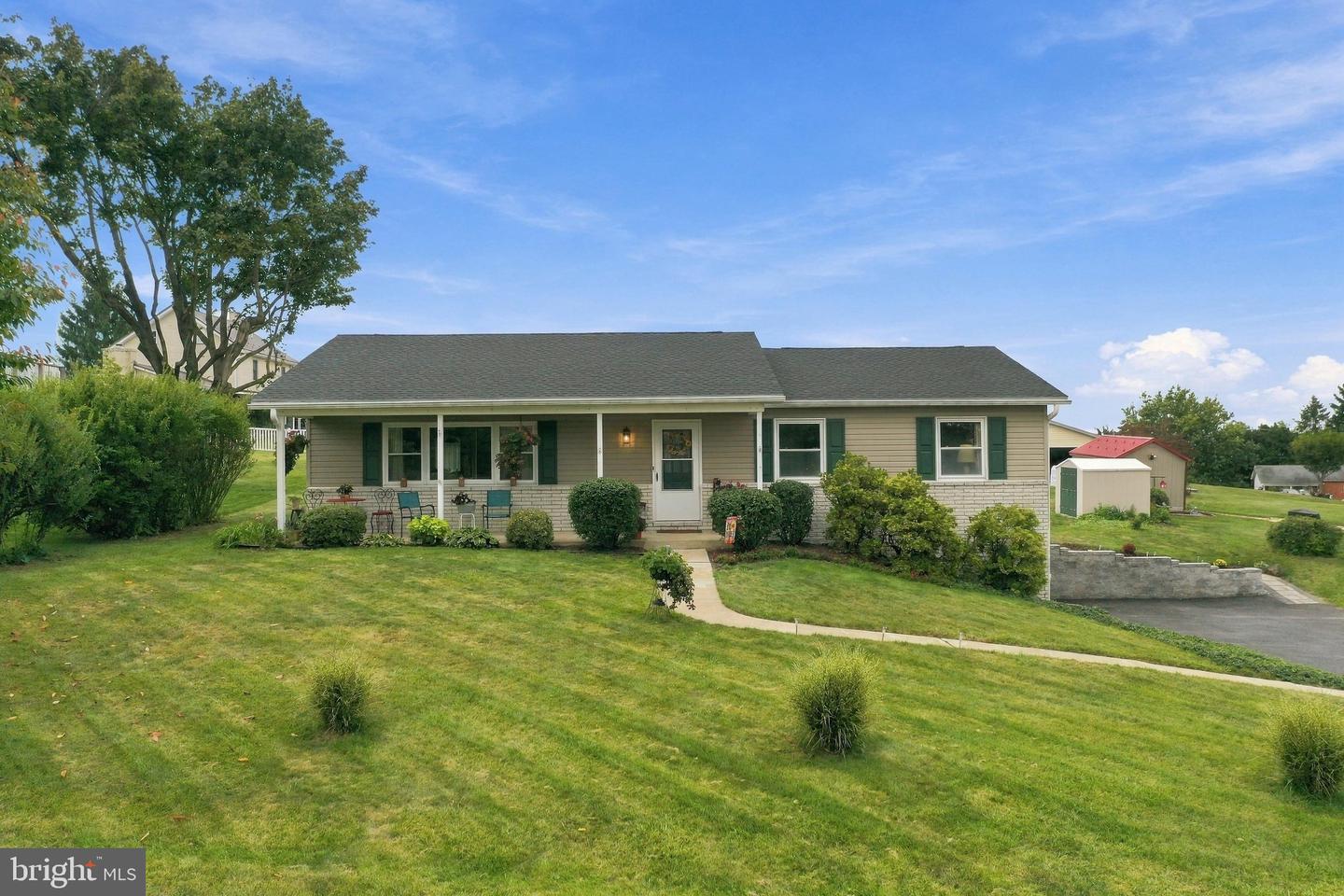 4 Buckingham Dr Property Photo 4