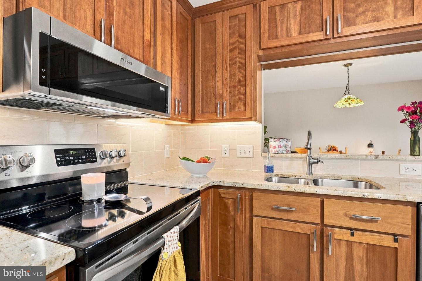 4 Buckingham Dr Property Photo 14