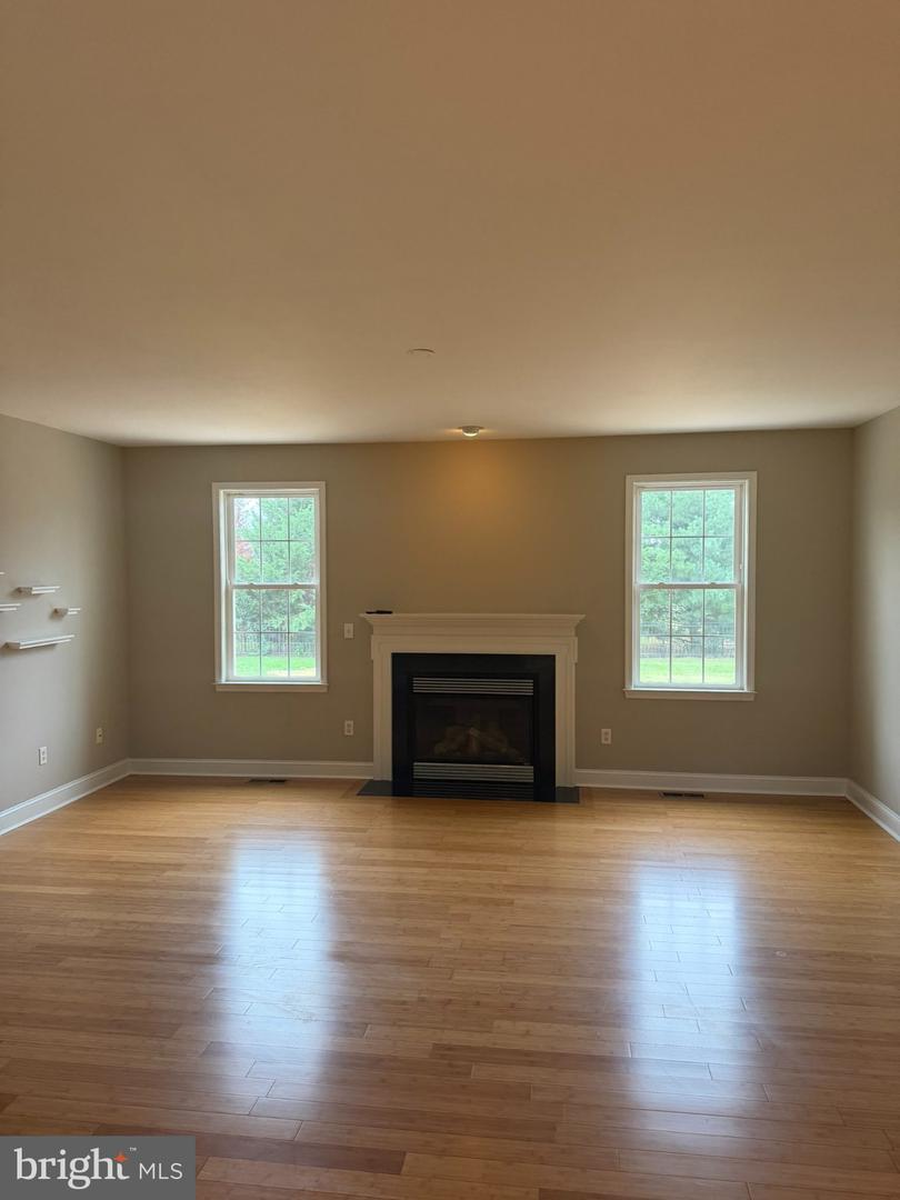 900 Joy Dr Property Photo 8