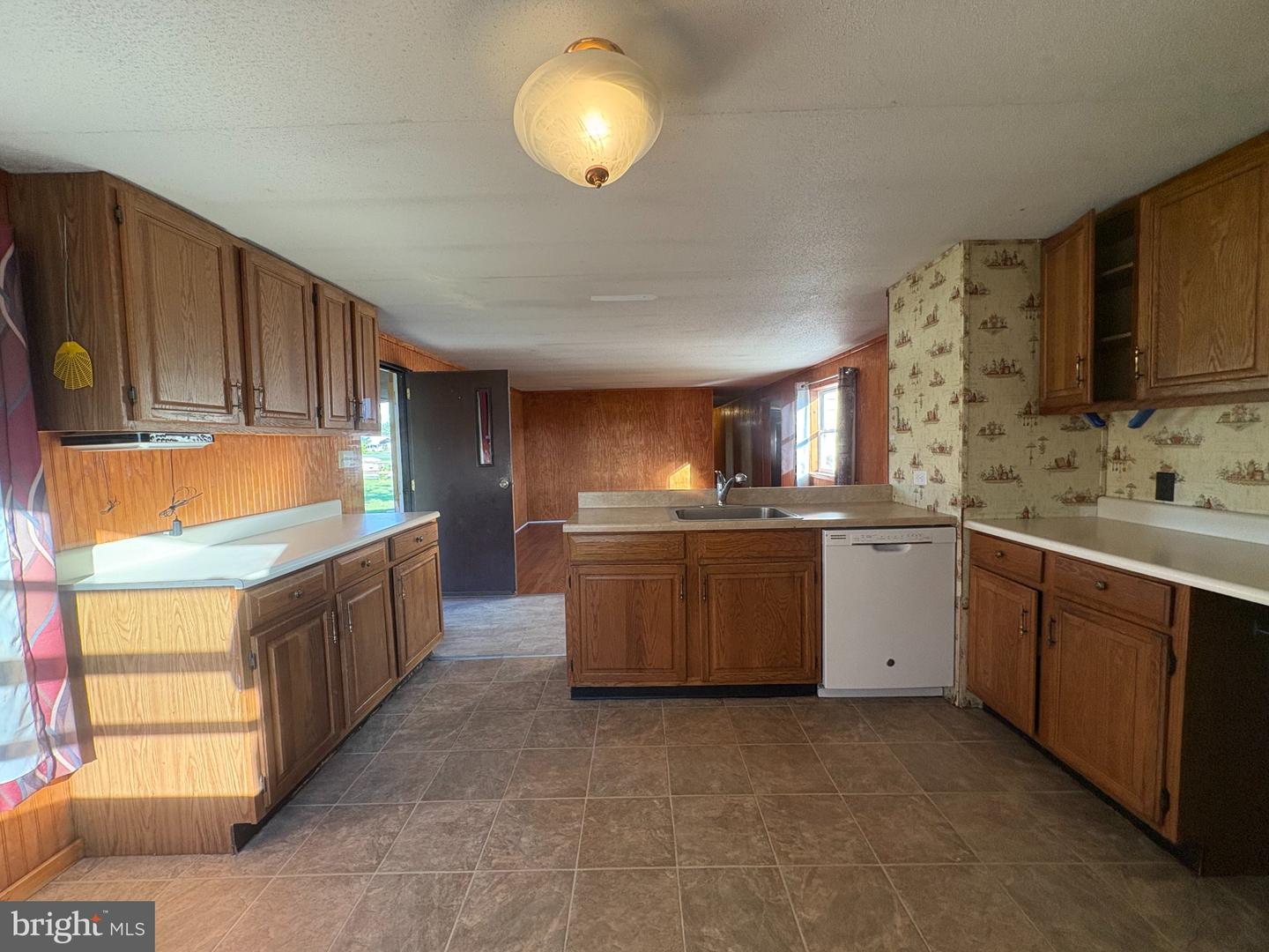 1072 Mayapple Dr Property Photo 6