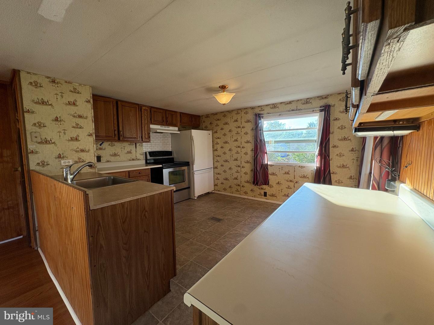 1072 Mayapple Dr Property Photo 8
