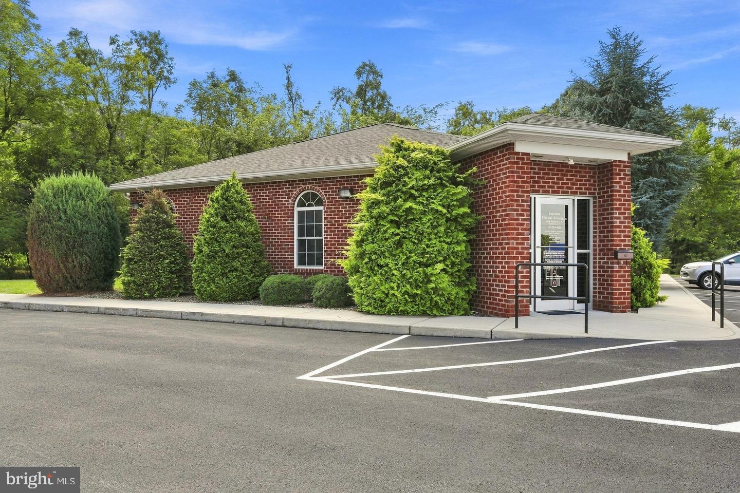 12104 Buchanan Trl E Property Photo 2