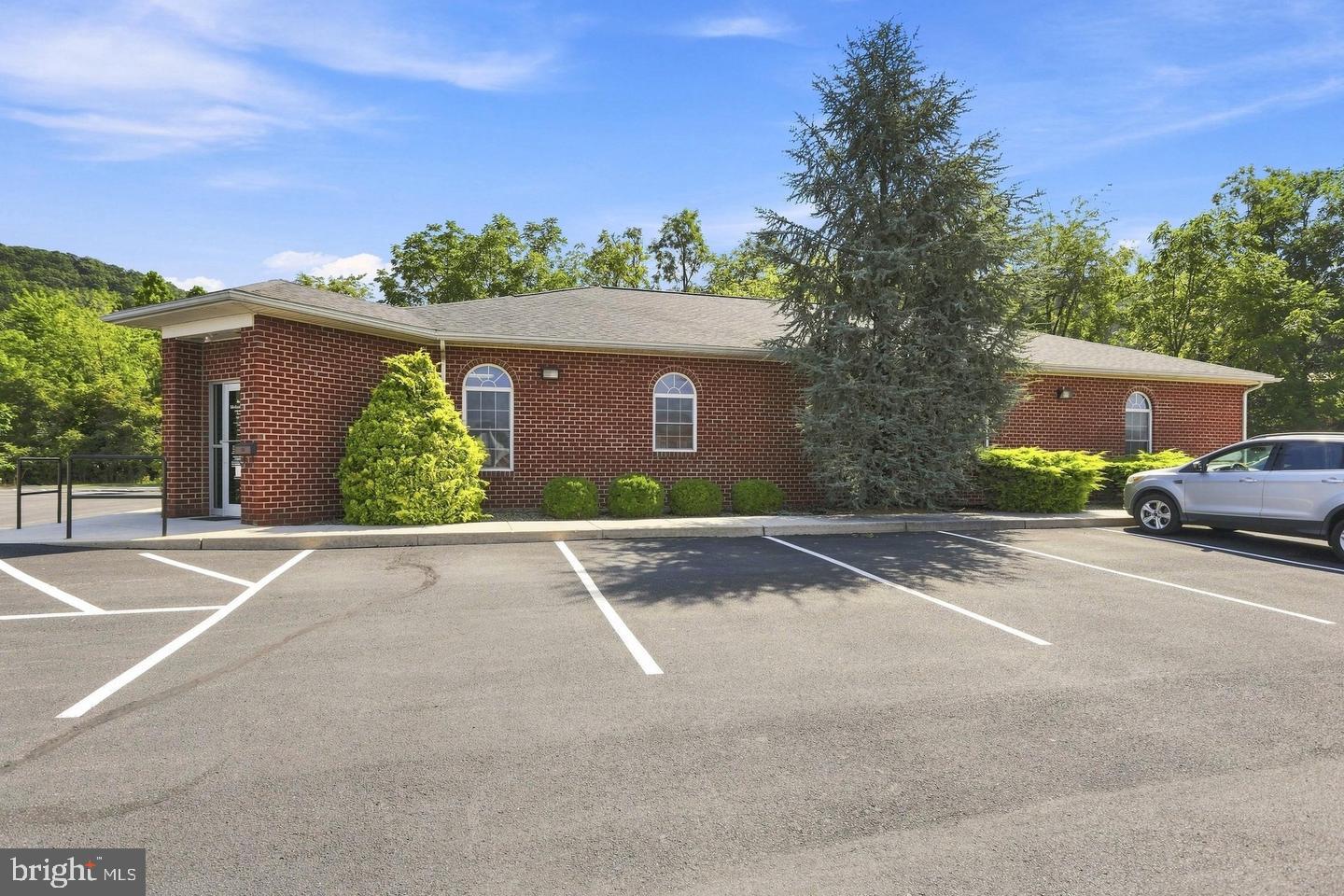12104 Buchanan Trl E Property Photo 4