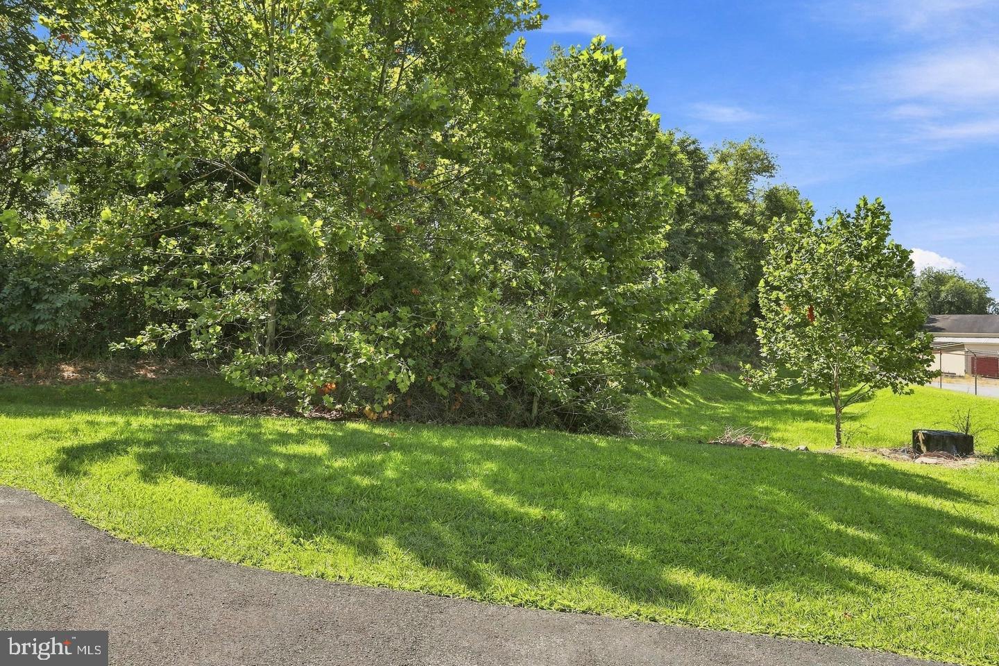 12104 Buchanan Trl E Property Photo 7